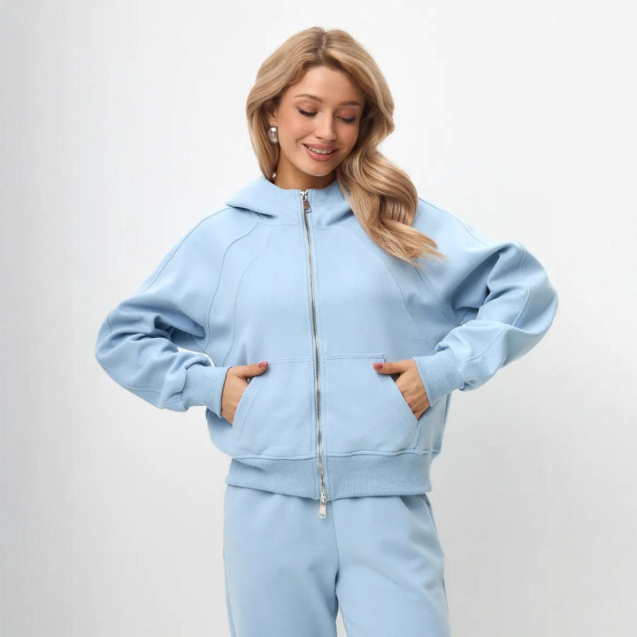 Kvinders fritids hoodie og joggingbukser sæt med høj kvalitet bomuldsblanding og moderne lynlås Skovae