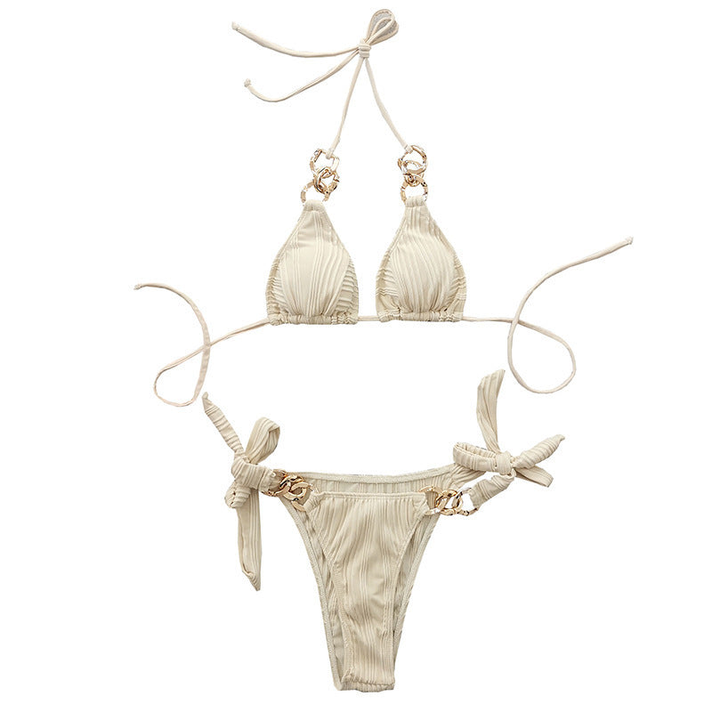 Dame triangel-bikini med fashionable kæde-detalje og flæse-trusser Skovae