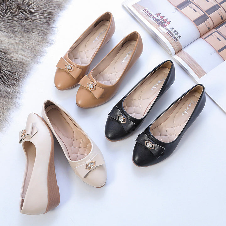 Dame Ballerinas med moderigtigt bånd-detalje og elegant udsmykningssten Stilla