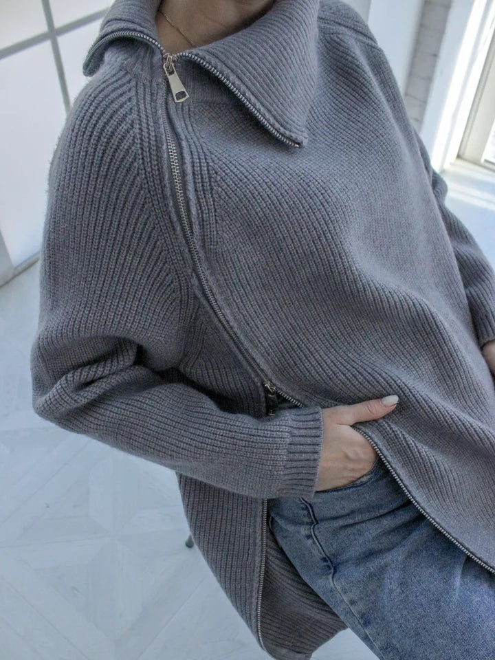 Dame afslappet strikpullover med asymmetrisk lynlås og stor krave Stilla
