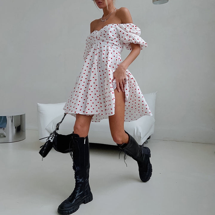 Dame Off-Shoulder Minikjole med puffærmer og flæsedetaljer Stilla