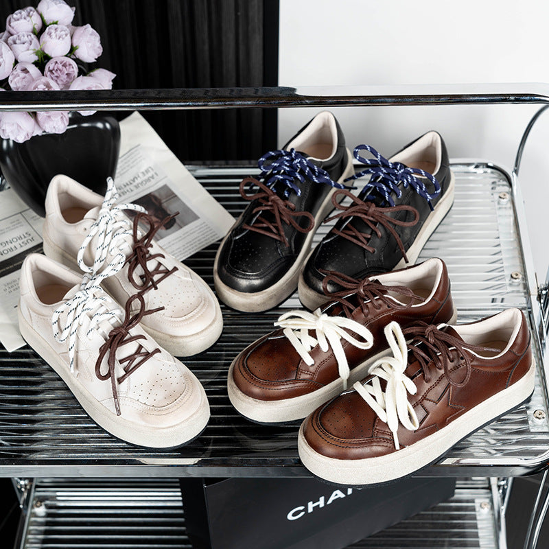 Dame sneakers i elegant retro-look med polstret indersål og unikt stjernedesign Stilla