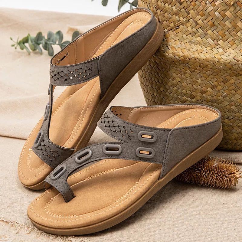 Dame komfortable tæer-split sandaler med justerbart remdesign og ergonomisk fodseng Stilla
