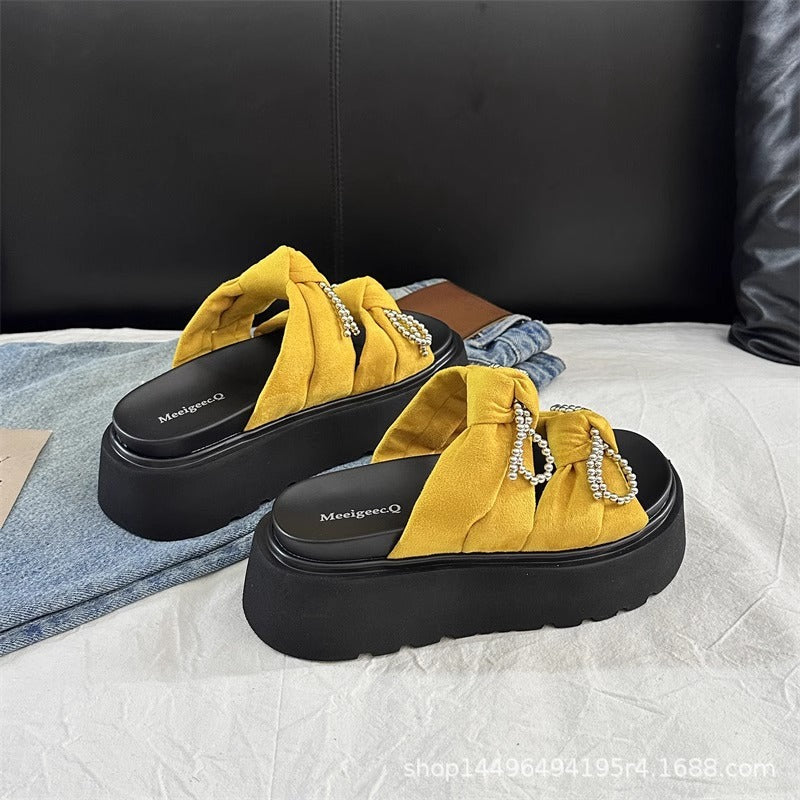 Dame platform-sandaler med elegante perledetaljer og moderigtig knude Stilla