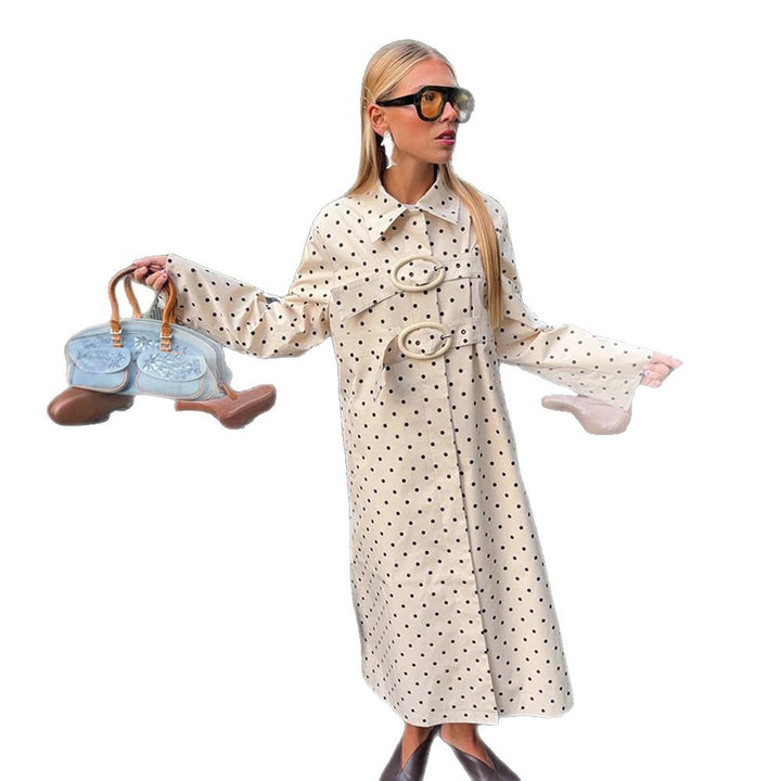 Dame trenchcoat med stilfulde prikker og mode detaljer Stilla
