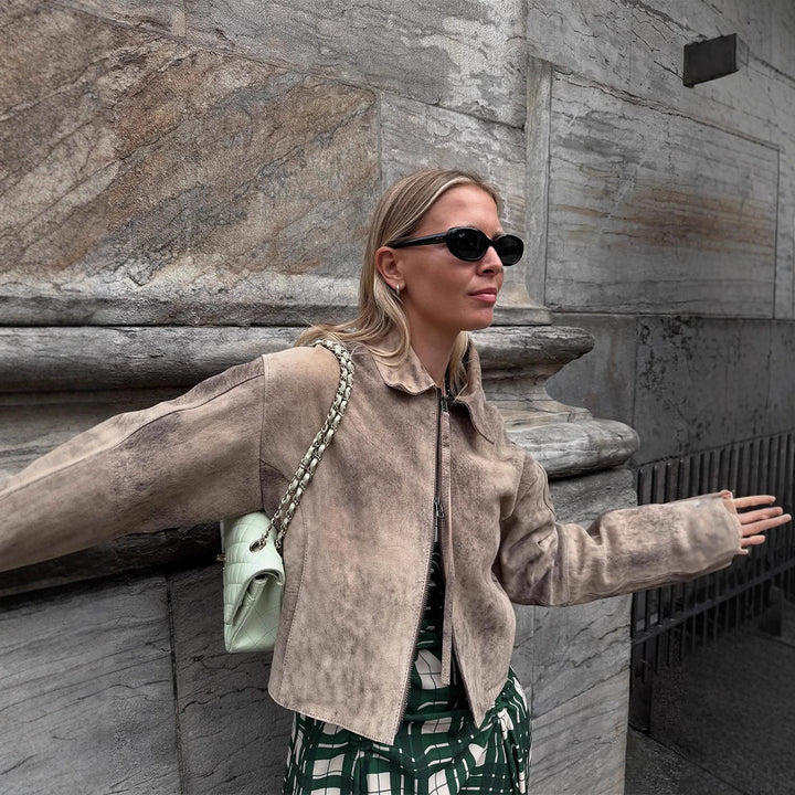 Dame mode suede jakke med voluminøse ærmer Stilla