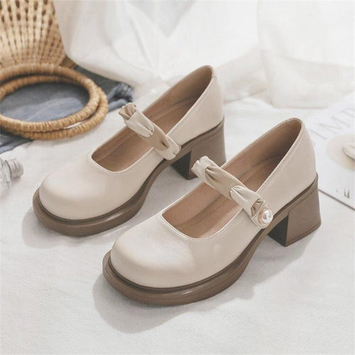 Dame elegante Mary Jane Pumps med modig rem og smart perle-detail Stilla