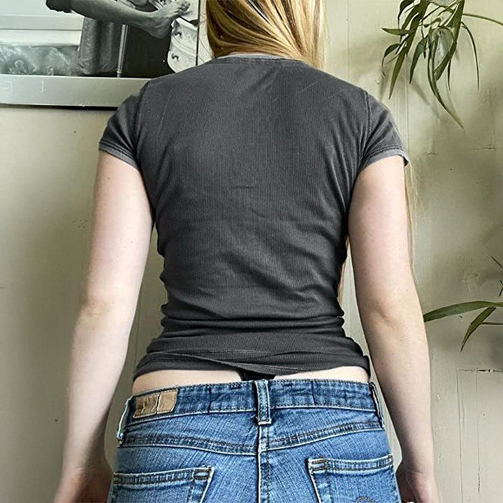 Dame Kortærmet T-Shirt med V-udskæring og Knapdetaljer Stilla