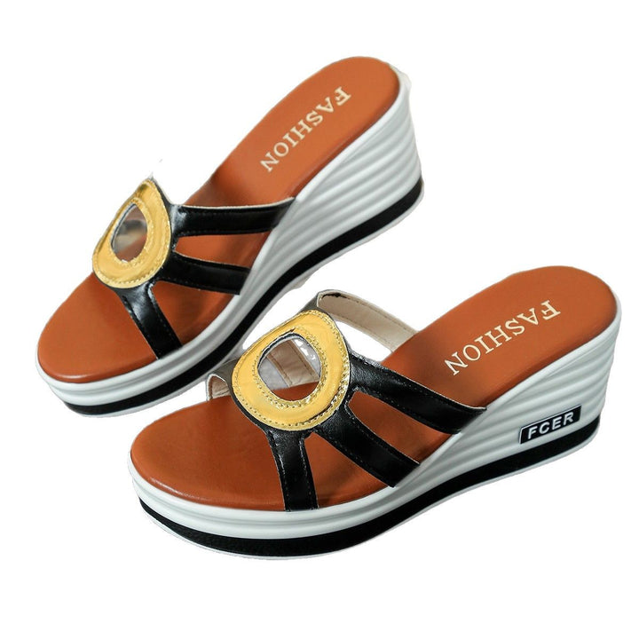Dame Wedge-sandaler med justerbart remdesign og elegant accent Stilla