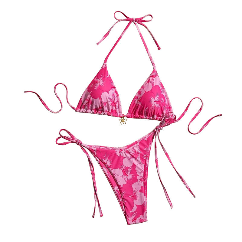 Dame trekant-bikini med blomsterprint og fine bindebånd Skovae