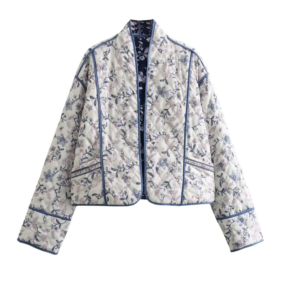 Dame elegant kimono jakke i blomsterdesign med detaljeelskende accenter Stilla
