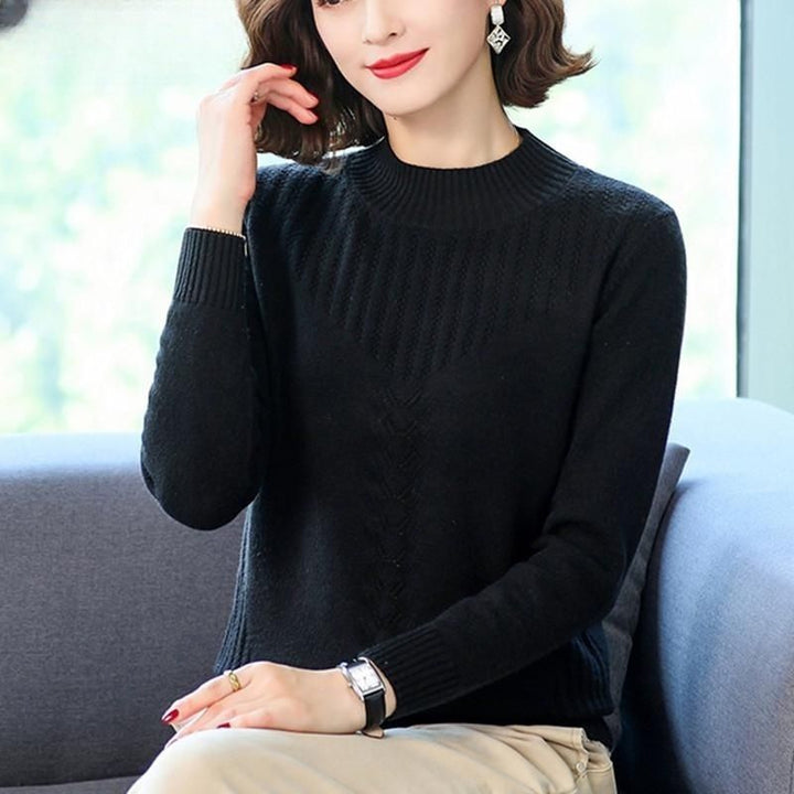 Kvindernes elegante strikkede sweater med moderne kabelmønster Stilla