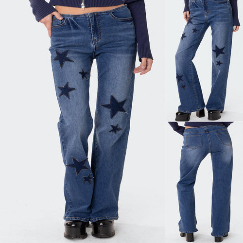 Dame vidde jeans med iøjnefaldende stjerneapplikationer Stilla