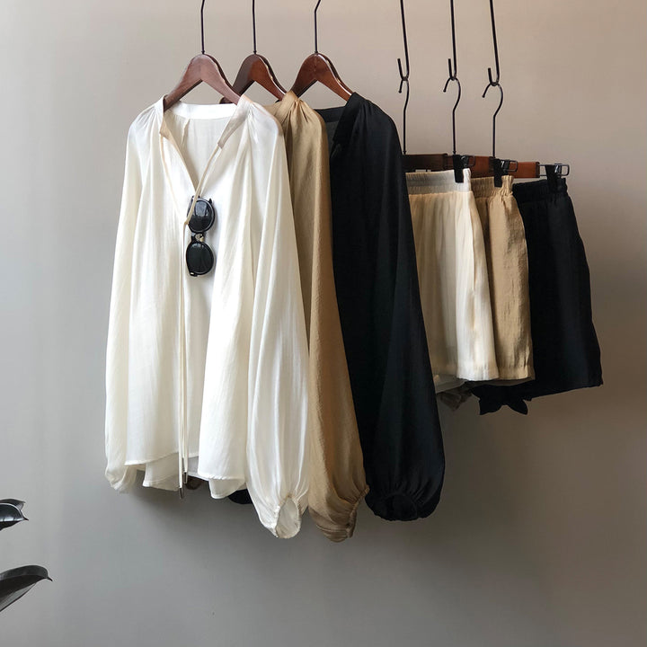 Dame luftig bluse sæt med bred pasform og elastiske shorts Stilla