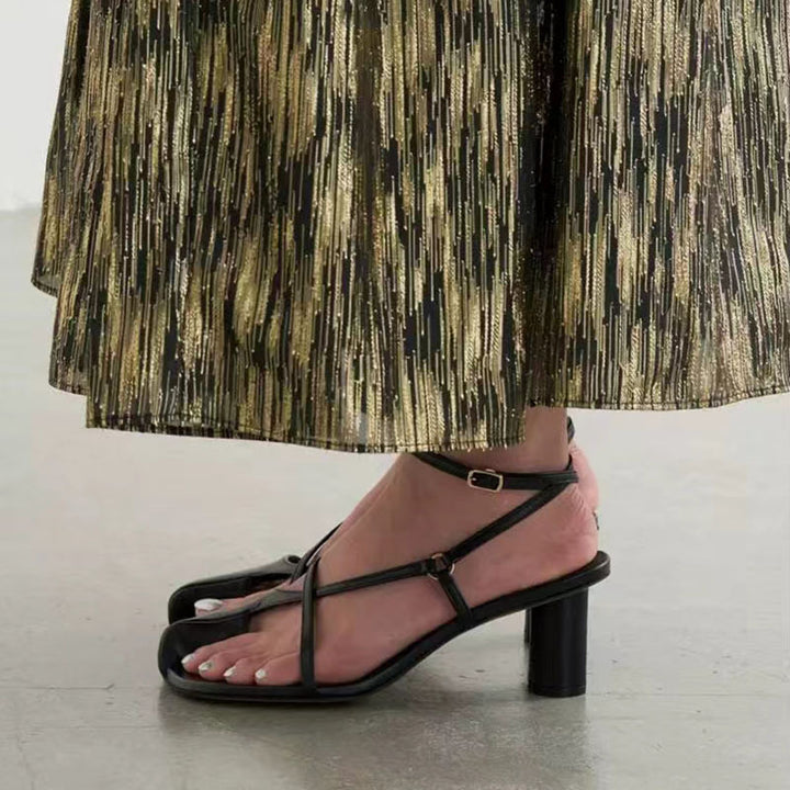Femme Strappy Open-Toe Højhælede Sandaler med Metallic-Accent Stilla