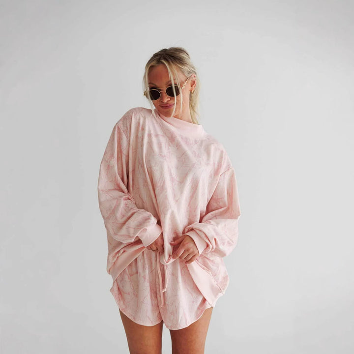 Kvinders afslappede sweatshirt og shorts sæt med høj stående krave og elastiske detaljer Skovae