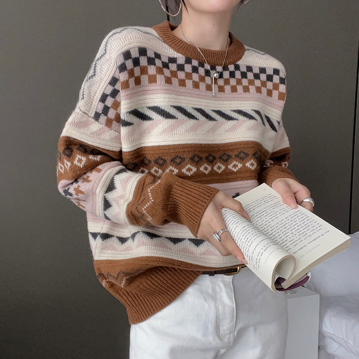 Kvinders hyggelige strikket sweater i kreativt mønsterdesign Stilla