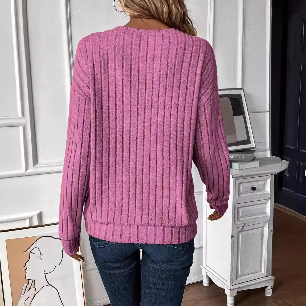 Dame V-hals strikbluse med lodret ribstruktur Stilla