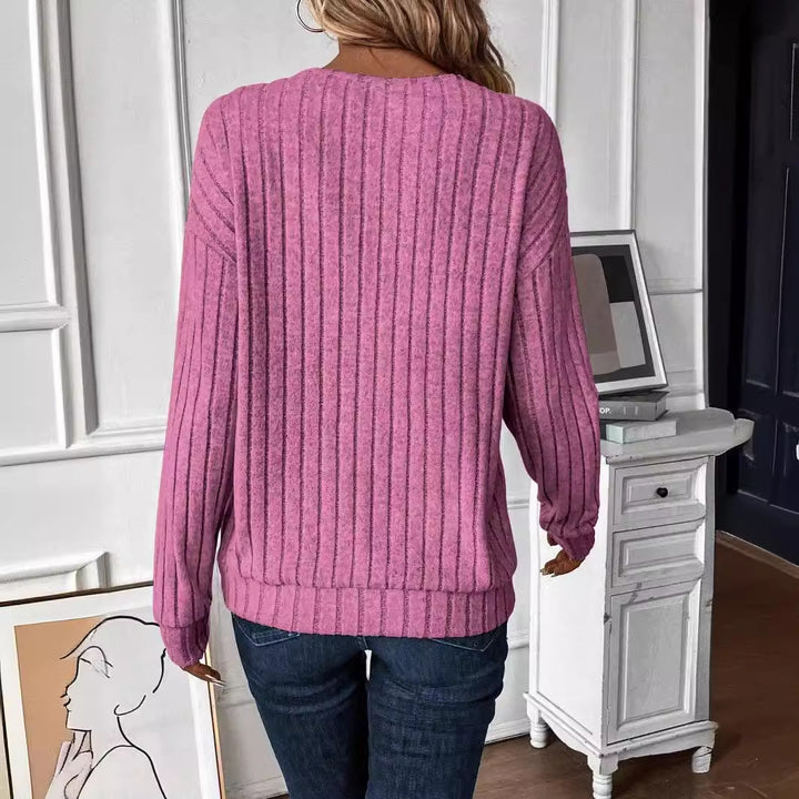 Dame V-hals strikbluse med lodret ribstruktur Stilla