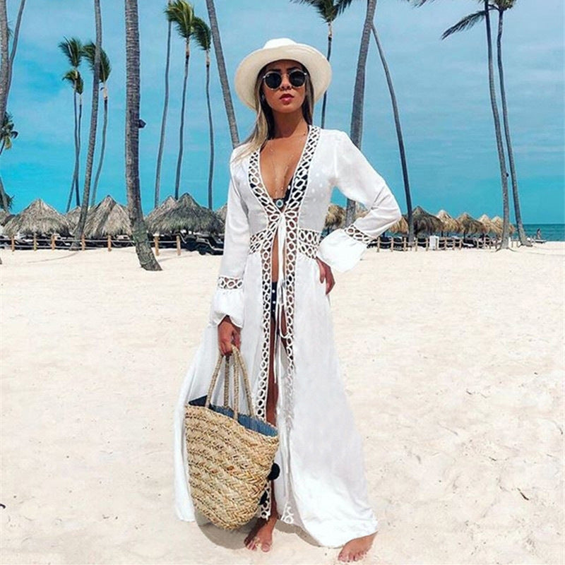 Dame Strandkimono med elegant snit og filigran hækledesign Stilla