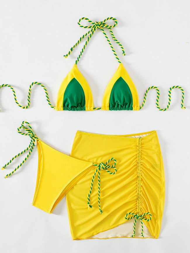Dame bikini sæt med raffineret indpakningsskørt og farverigt knude-design Stilla