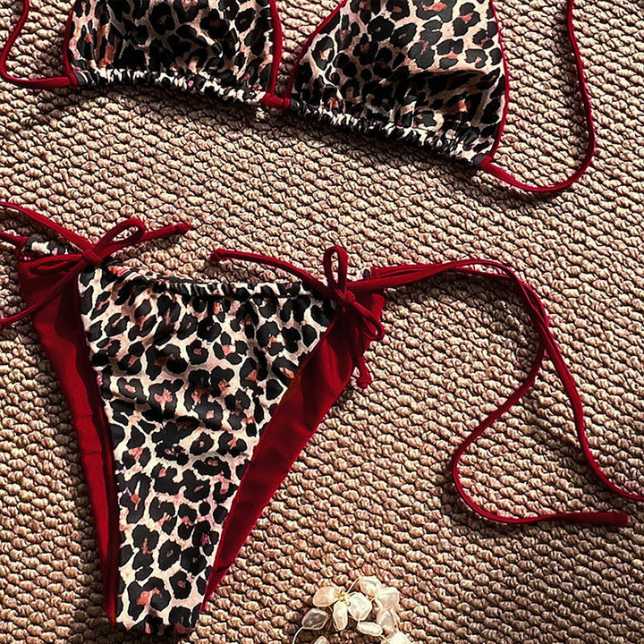 Dame Triangel-Bikini med detaljeret tropemotiv og justerbare bindebånd Skovae