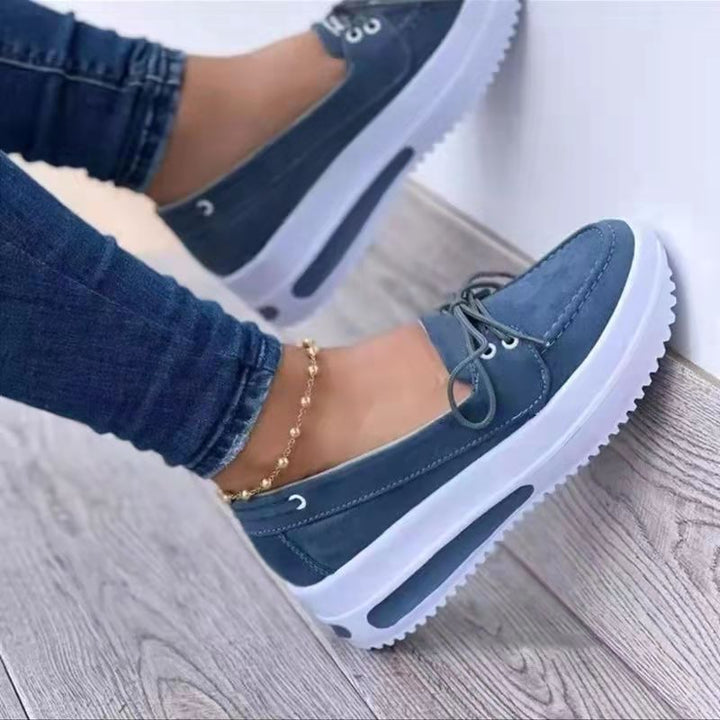Dame sneakers med elegant design og behagelig platformsål Stilla