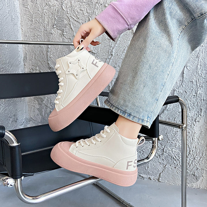Dame High-Top Sneakers med robust sålprofil og stilfuldt detalje Stilla