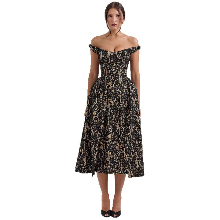 Damer spidskjole med off-shoulder design og elegant nederdel Stilla