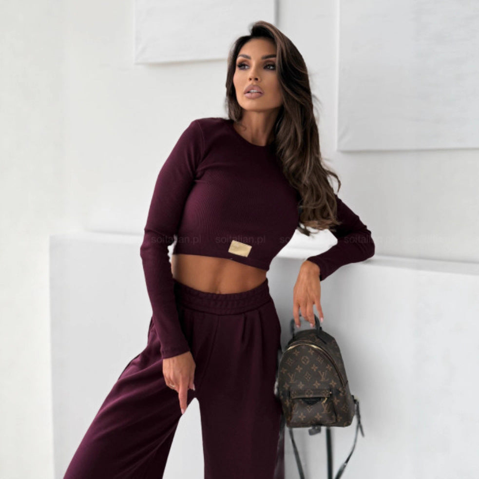 Dame Komfortabel Sæt lavet af cropped top og brede joggers Stilla