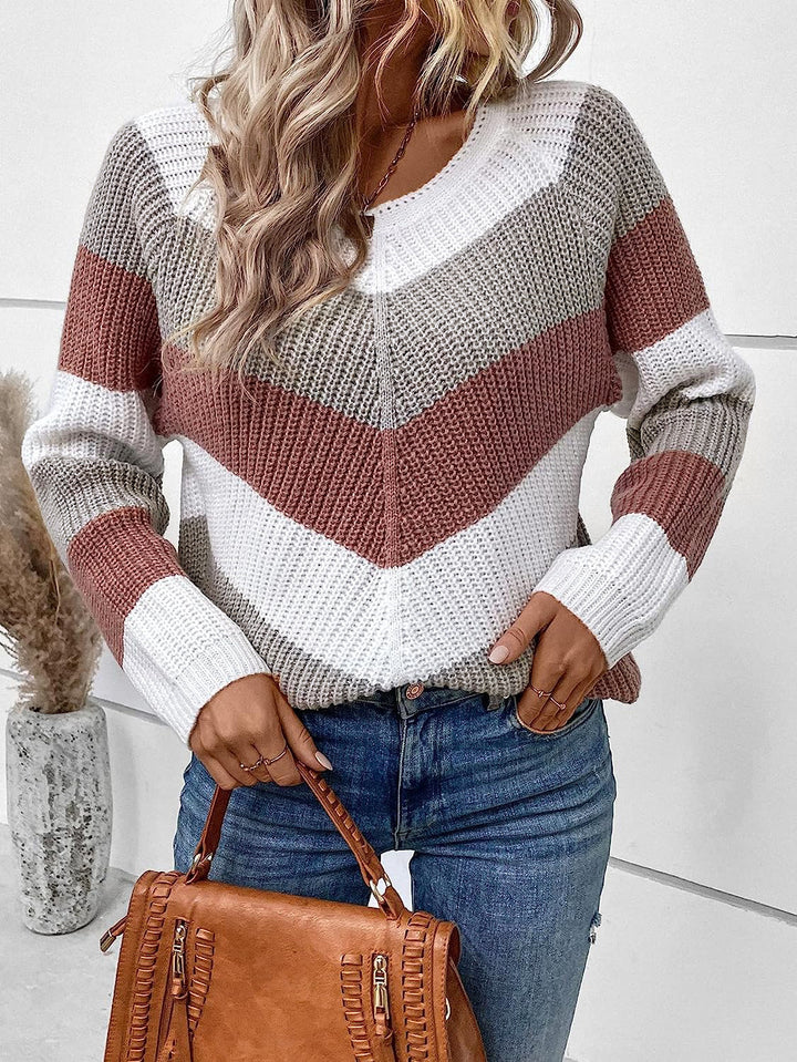 Kvinders strikket pullover i moderne zigzagstil Stilla
