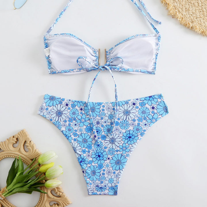 Dame bikini-sæt med blomsterdesign og gyldne accenter Skovae