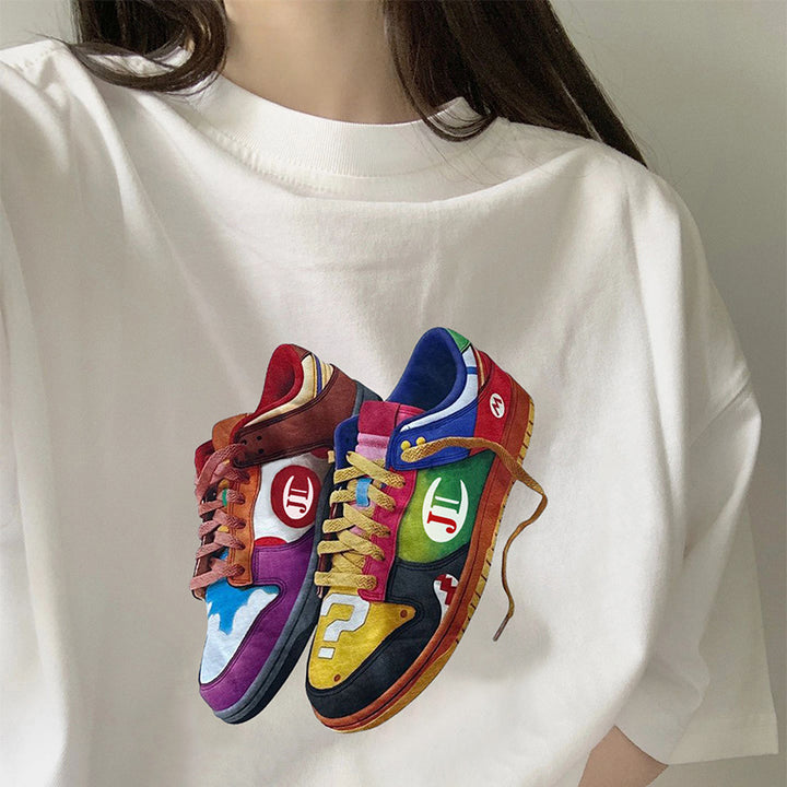Dame T-shirt med kreativt sneaker-motiv Stilla