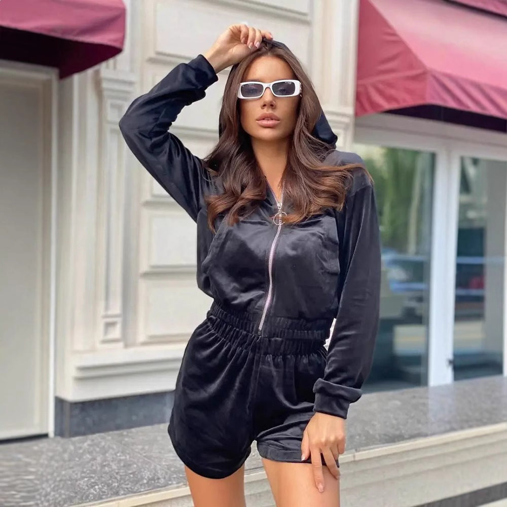 Kvinders stilfulde cropped hoodie og shorts sæt