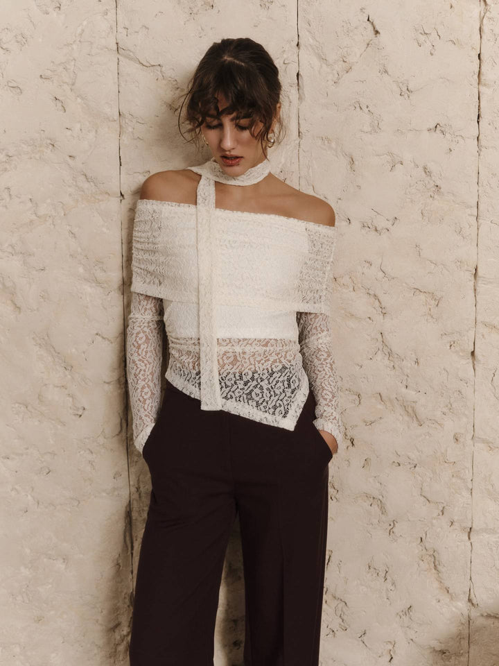 Dame Off-Shoulder Spidsetop med dekorativt Bånd Stilla