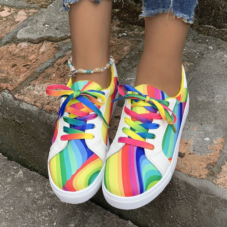 Dame farverige sneakers med dekorative snørebånd og åndbar indersål Stilla
