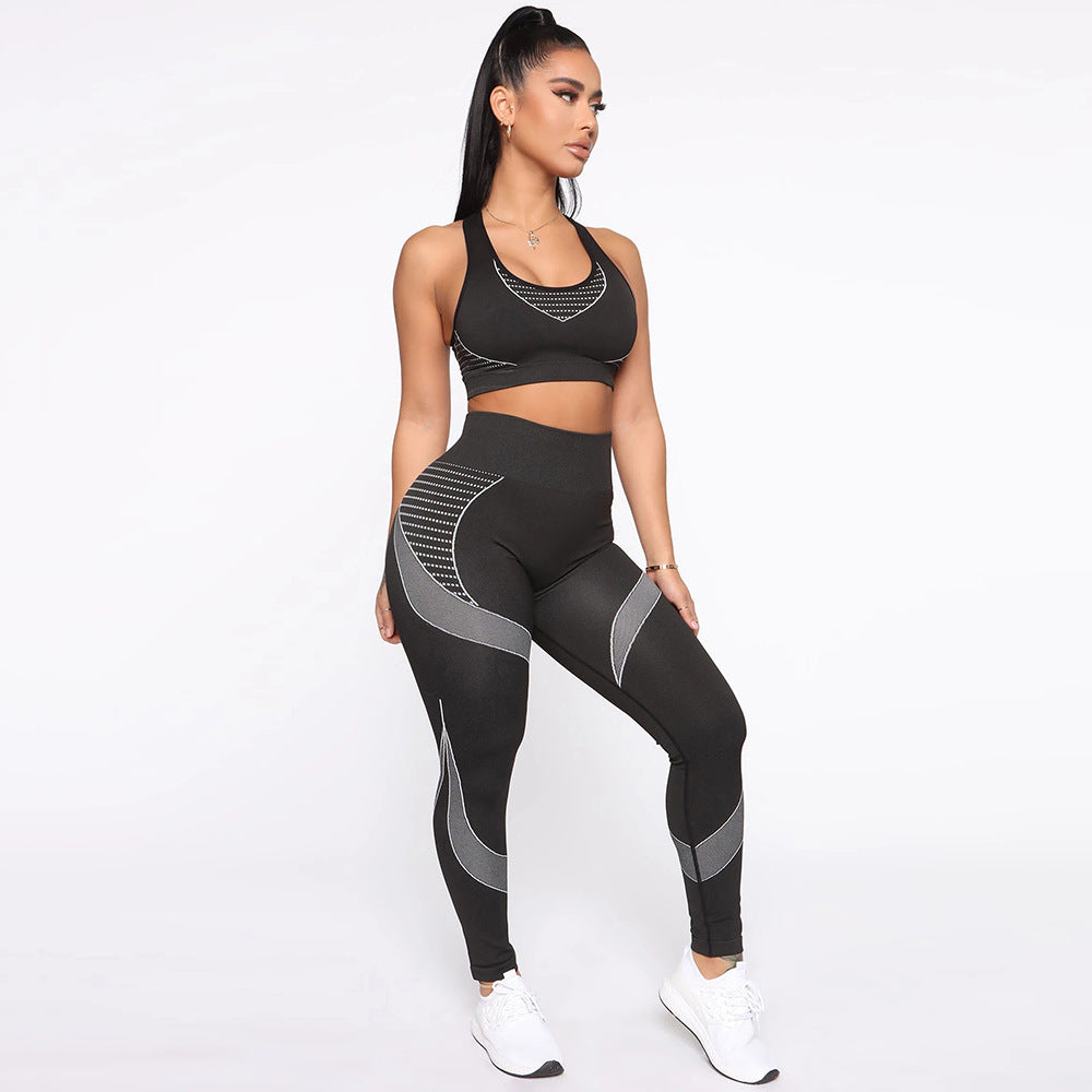 Dame sporty træningssæt med højtydende bh og tætsiddende leggings Skovae