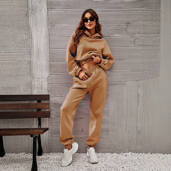 Kvinders sporty fritidssæt med oversized hættetrøje og elastiske joggers Stilla