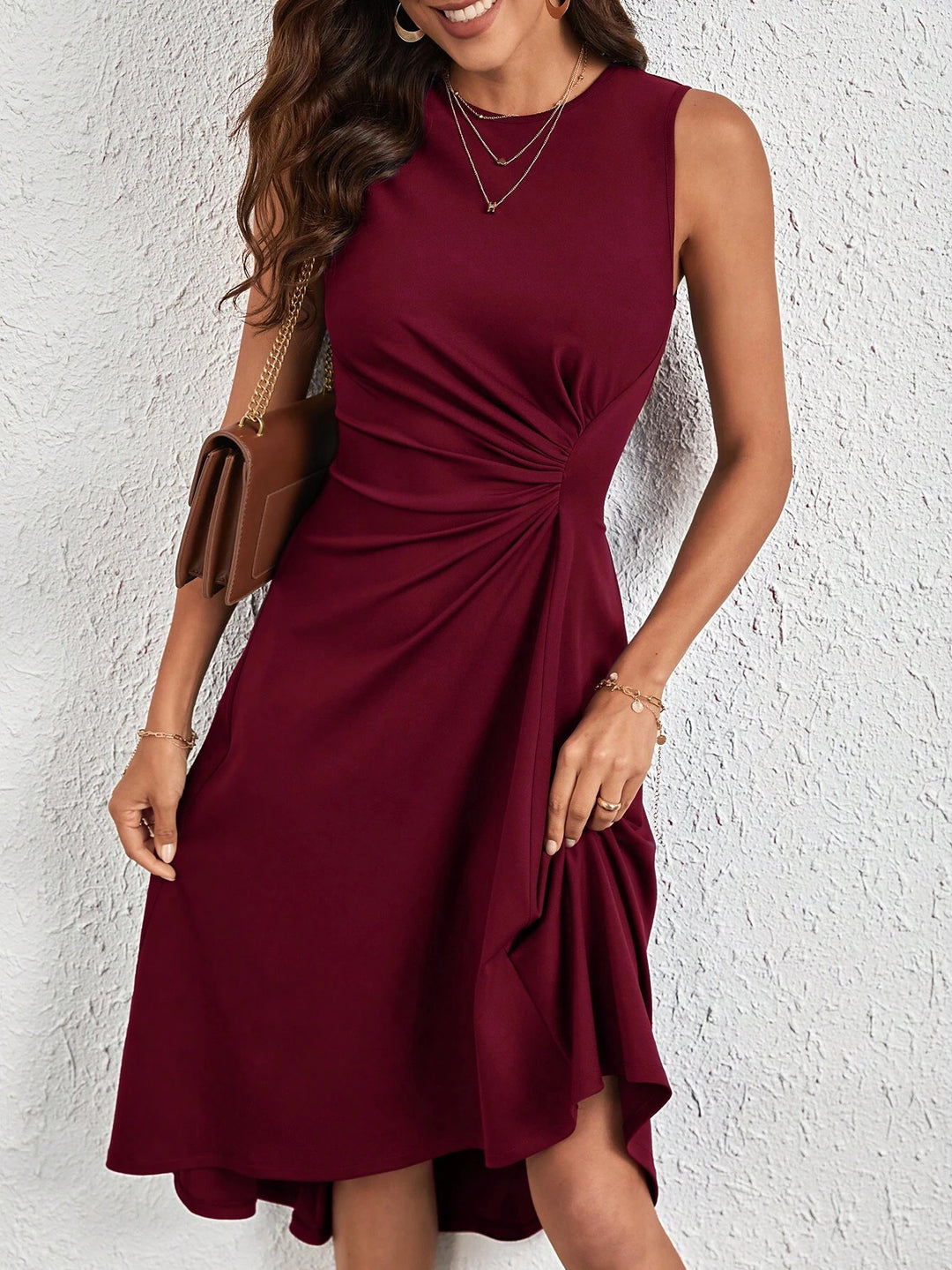 Dame ærmeløs omslagkjole med asymmetrisk kant og elegant drapering Stilla