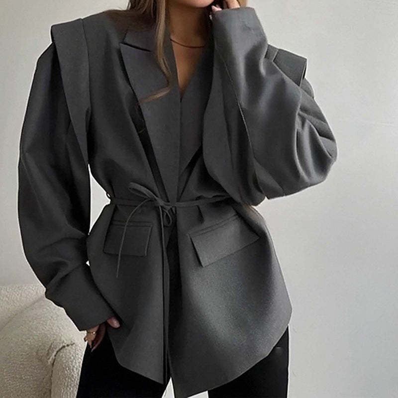 Kvinders oversized blazer med talje bælte og elegante puffærmer Stilla