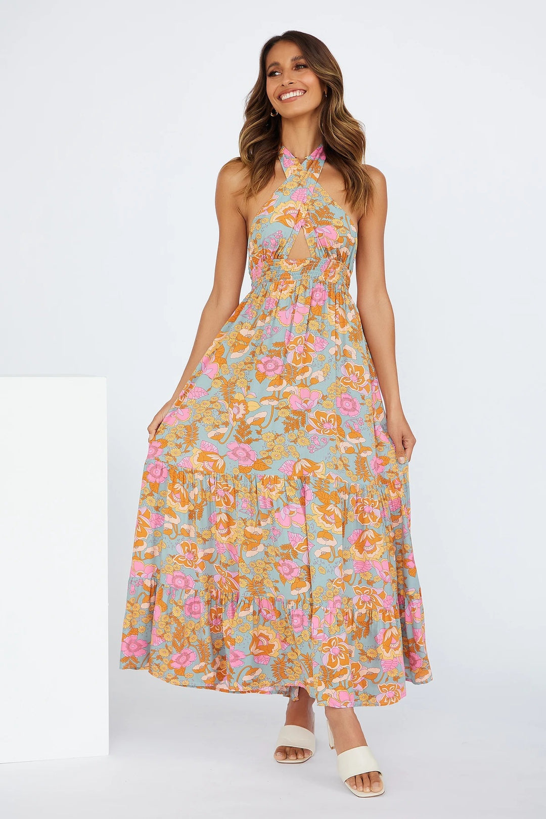 Dame Halter Neck Floral Maxi Kjole med Lagdelt Nederdel Stilla