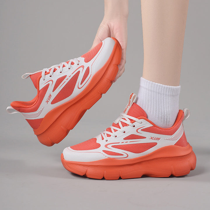 Dame nan modische Volumen-sneaker med åndbart mesh, forstærkende overlays og ekstra dæmpet kilebund Skovae