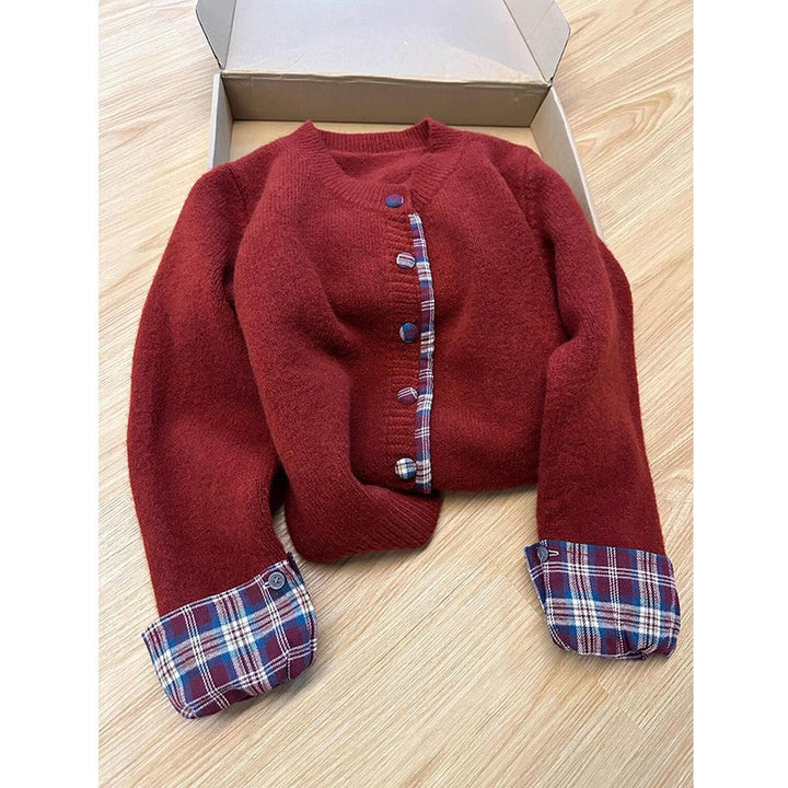 Dame cardigan med ternet mønster og elegante knapdetaljer Stilla
