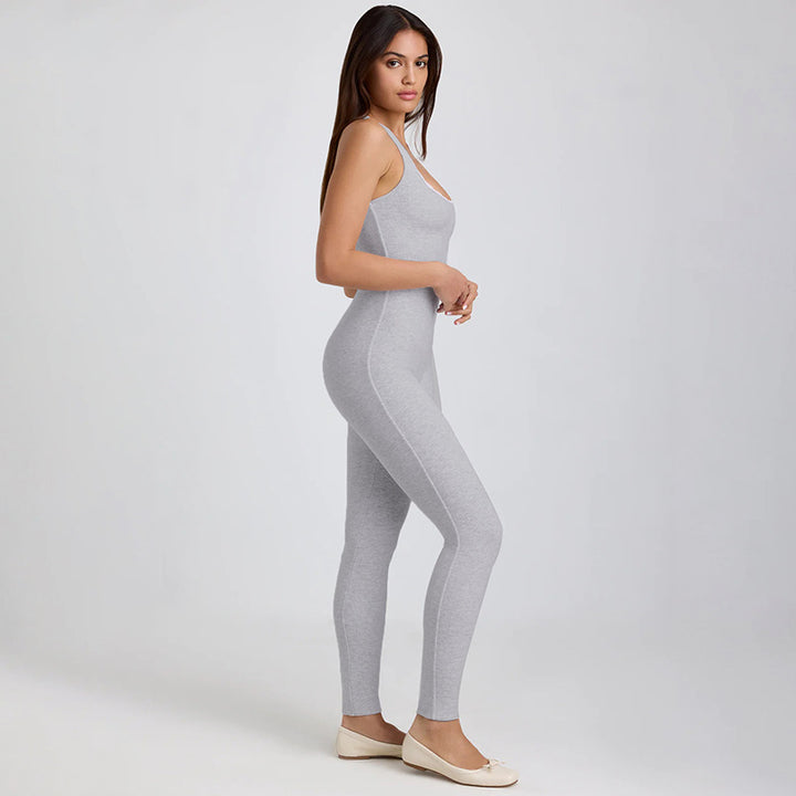 Dame Sporty One-Piece with Spaghetti Straps and Fitted Cut Skovae