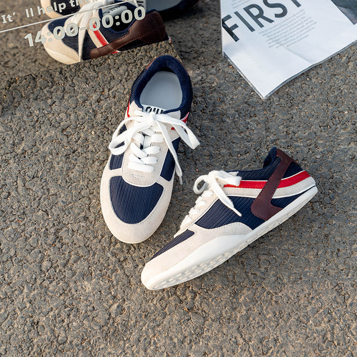 Dame Sneakers i sporty fritidsdesign med farverige accenter og åndbar sål Stilla
