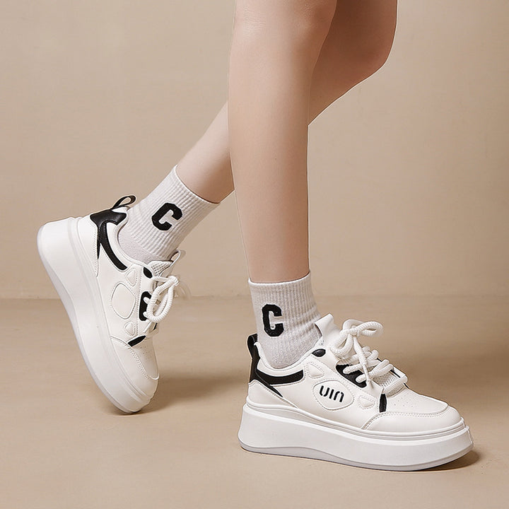Dame sneakers med tykk platform og åndbart overmateriale Stilla