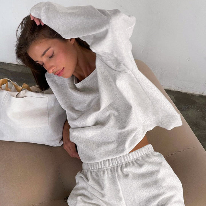 Damer Sporty sæt bestående af oversized sweatshirt og shorts med bredtalje Stilla