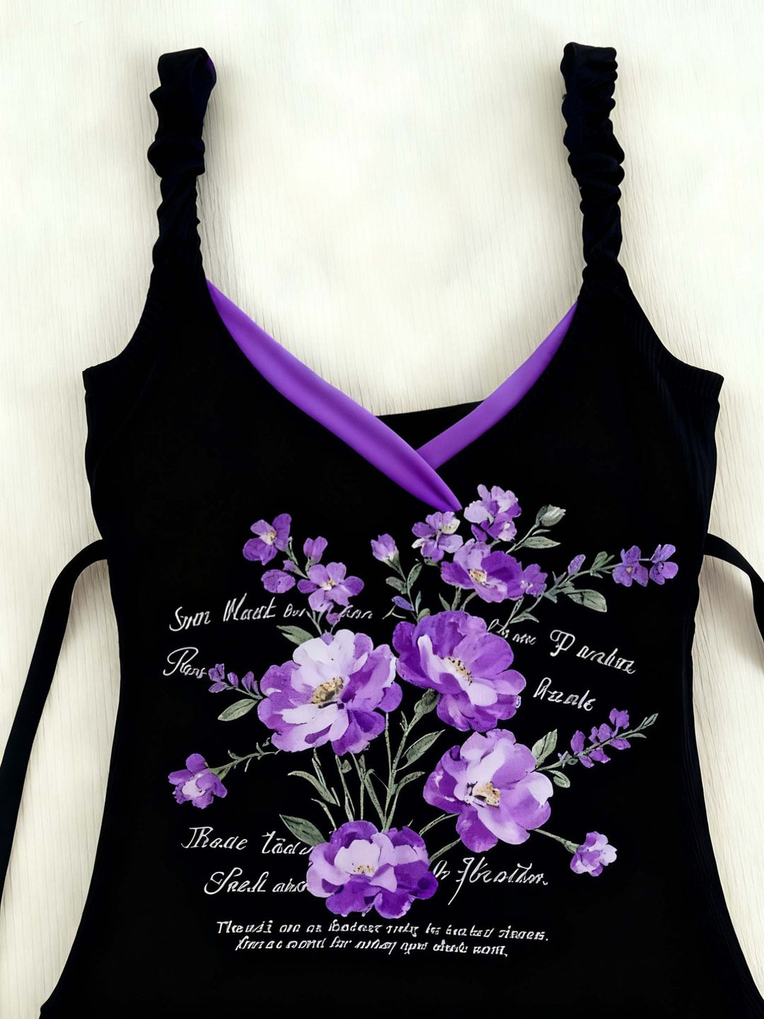 Dame-top med blomstret design og justerbare stropper Skovae