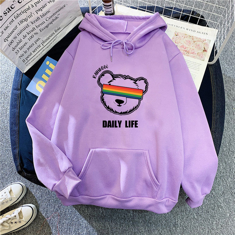 Dame hoodie med stilfuldt bjørnemotiv Skovae