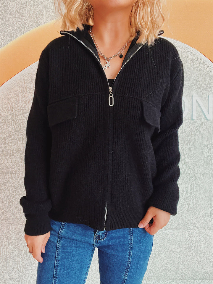 Kvinders fashionable cardigan med høj krave og praktiske lommer Stilla